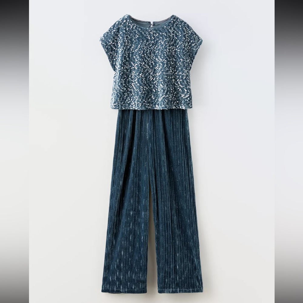 Sequin girls velour jumpsuit. Worn 1x. Size 9. Blue/gray. (52.8 inches)